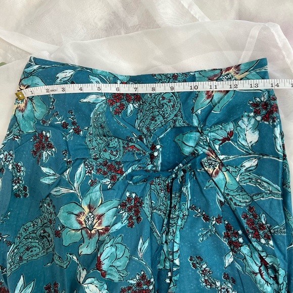 NWT Band Of the Free CELENE TEAL FLORAL LAYERED MIDI SKIRT Size Medium - Picture 12 of 13